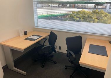 【期間限定!ドリンク無料☕】Regus オフィススペース(個室)|落ち着いた環境で使える独立型ワークスペース - リージャス会議室 パシフィックマークス西梅田