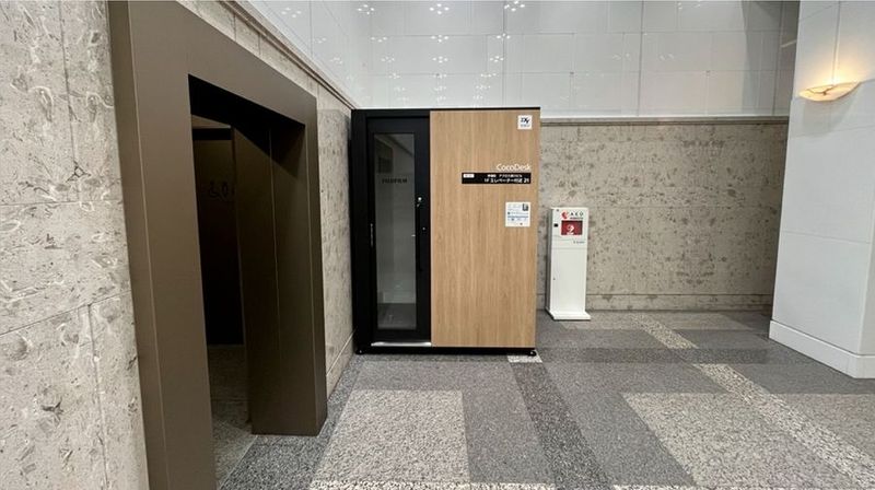 CocoDesk [BL-21] 茅場町　アクロス新川ビル　1Fエレベーター付近　２１番ブース CocoDesk [BL-21] の外観の写真