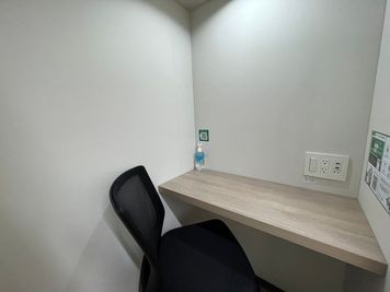 CHATBOX 勉強カフェ 小平スタジオ No.1の室内の写真