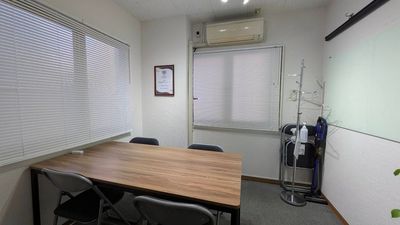 半防音で重要な会議にも使える！省スペースで設備も充実 - パシュート みんなの貸し会議室