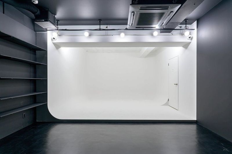 STUDIO 4696（シロクロ）青山店｜レンタル撮影スタジオ - STUDIO 4696（シロクロ）青山店｜レンタル撮影スタジオ