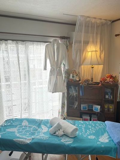 明るい店内
全室エアコン完備 - Rental room Okinawa佐敷店 Rental room Okinawa 佐敷店の室内の写真