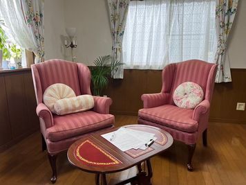 ソファーテーブル貸し出しあり - Rental room Okinawa佐敷店 Rental room Okinawa 佐敷店の設備の写真