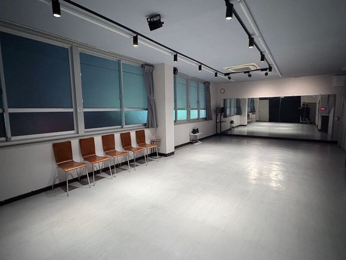 REISEN SALON (冷泉サロン)【 スタジオ仕様 】 -  REISEN SALON ( 冷泉サロン ) 