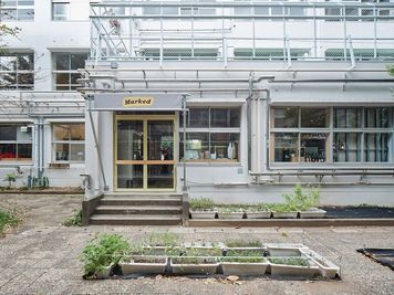 HOME/WORK VILLAGE GOOD TEMPO -MUSIC, BAR & PLANTS-の室内の写真