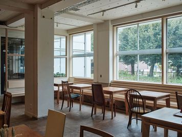 HOME/WORK VILLAGE GOOD TEMPO -MUSIC, BAR & PLANTS-の室内の写真