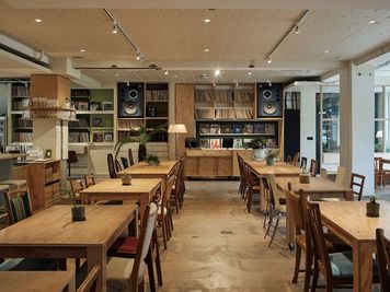 HOME/WORK VILLAGE GOOD TEMPO -MUSIC, BAR & PLANTS-の室内の写真