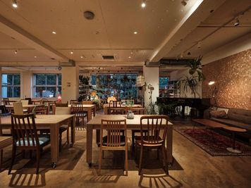HOME/WORK VILLAGE GOOD TEMPO -MUSIC, BAR & PLANTS-の室内の写真