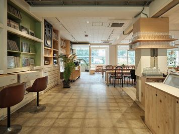 HOME/WORK VILLAGE GOOD TEMPO -MUSIC, BAR & PLANTS-の室内の写真