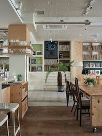 HOME/WORK VILLAGE GOOD TEMPO -MUSIC, BAR & PLANTS-の室内の写真