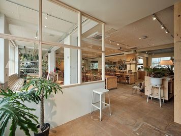 HOME/WORK VILLAGE GOOD TEMPO -MUSIC, BAR & PLANTS-の室内の写真