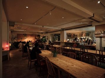 HOME/WORK VILLAGE GOOD TEMPO -MUSIC, BAR & PLANTS-の室内の写真