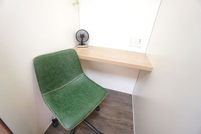 <駅チカ書斎 日暮里No.1>1人用完全個室ブース💼24H🈺高速光Wi-Fi📶電源🔌テレワーク/Web面談/作業 - 【駅チカ書斎 日暮里】