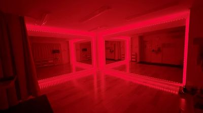 LEDで映え動画撮影可能！
調光調色可能！ - レンタルスタジオaile(エール)　神戸三宮店 【神戸主要駅徒歩圏内】格安でレッスンができるレンタルスタジオの室内の写真