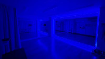 2面別々に調整も可能です。 - レンタルスタジオaile(エール)　神戸三宮店 【神戸主要駅徒歩圏内】格安でレッスンができるレンタルスタジオの室内の写真