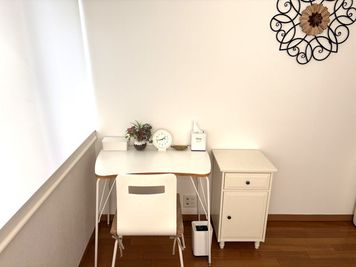 一軒家の完全個室。静かなスペースで仕事に集中できます。 - レンタルスペース　エルマール 【一軒家のレンタルサロン】閑静な高級住宅街の落ち着いた贅沢空間の室内の写真