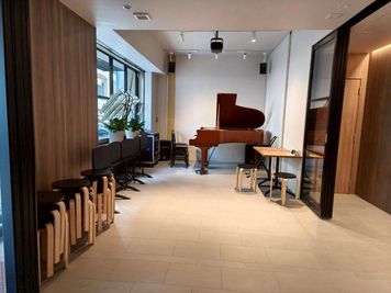 【S】M-Lab HATCHの室内の写真