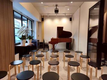 【S】M-Lab HATCHの室内の写真