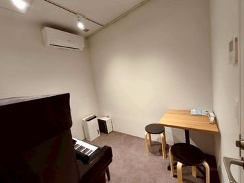 【C】M-Lab HATCHの室内の写真