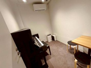 【C】M-Lab HATCHの室内の写真