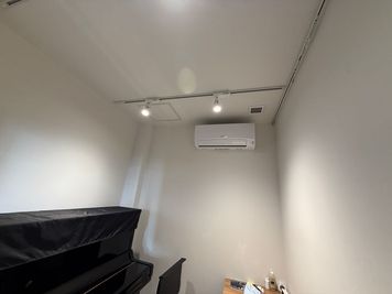 【C】M-Lab HATCHの室内の写真