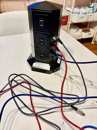 ケーブルを付けてたくさん充電出来ます。 - 🌸天満パーティ向けレンタルスペース🌸 可愛いレンタルスペースTHE ROOM天満の設備の写真