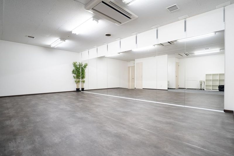 藤沢駅| 地下1階のレンタルスタジオ - LivRall studio 藤沢店