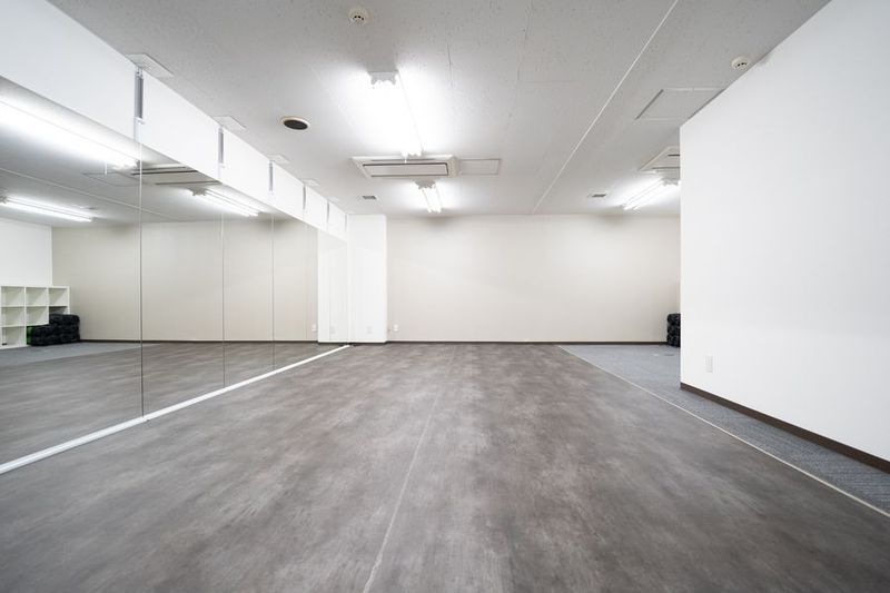 藤沢駅| 地下1階のレンタルスタジオ - LivRall studio 藤沢店