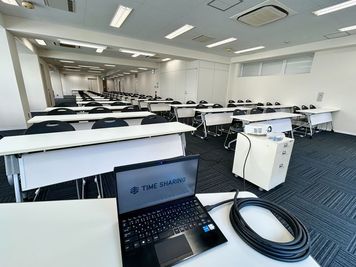 【スクール形式84名着席可能！】 - TIME SHARING 仙台 駅前のぞみビル 3Aの室内の写真