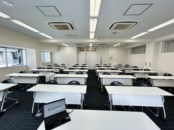 【スクール形式42名着席可能！】 - TIME SHARING 仙台 駅前のぞみビル 5Cの室内の写真