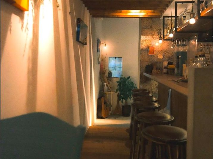 下北沢駅付近のおしゃれなカフェBARです✨
撮影等のご相談も多く頂いております📸 - Relax BAR 下北沢 Relax BAR 下北沢｜イベント・撮影撮影📸の室内の写真