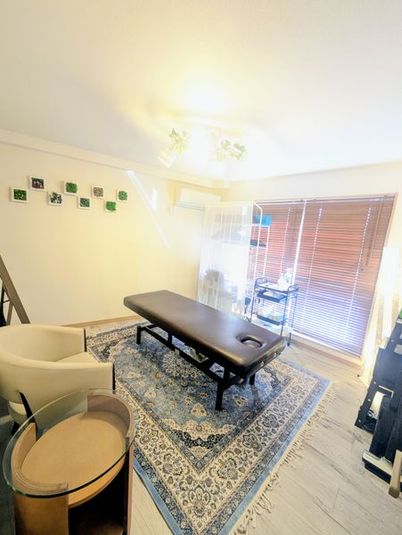 電動高さ調整ベット完備の　レンタルサロン浦和駅東口　東仲町店 - レンタルサロン浦和駅東口東仲町店