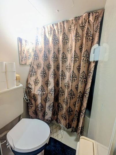 電動高さ調整ベット完備の　レンタルサロン浦和駅東口　東仲町店 - レンタルサロン浦和駅東口東仲町店