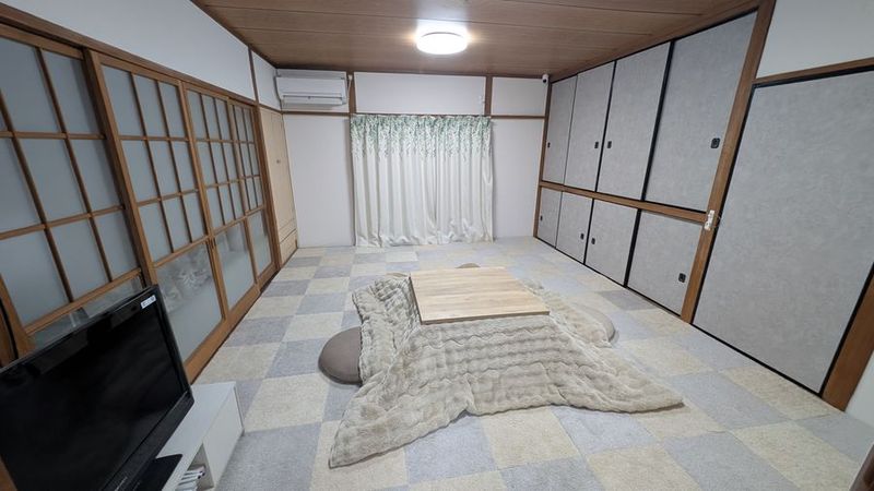 16㎡あり、10人程度座れます。 - レンタルスペース　足利伊勢南ベースの室内の写真