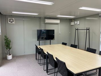 U-SPACE　うるま店 Meetingの室内の写真