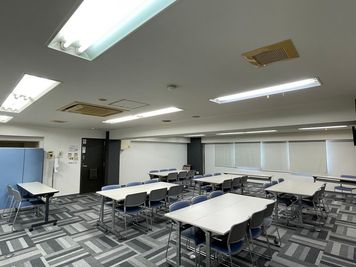 島型のレイアウトです。 - アンビション貸会議室 アンビション貸会議室　Bタイプ🍀の室内の写真