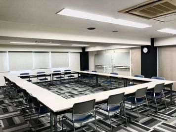 ロの字型のレイアウトです。 - アンビション貸会議室 アンビション貸会議室　Bタイプ🍀の室内の写真
