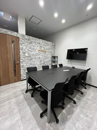 【RoomD】8名会議室（天井空きあり）※予約時間前は入室不可 - いいオフィス南越谷