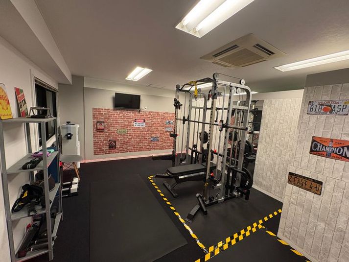 Room B
筋トレメインの部屋になります。 - be goal gymの室内の写真