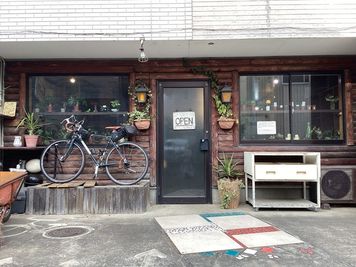 外観 - 路地裏ガレージマーケット カフェ併設　多目的レンタルスペースの外観の写真