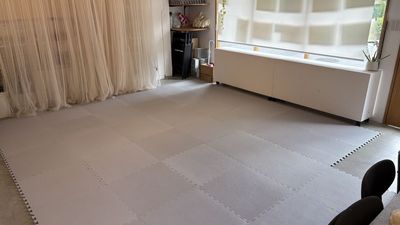 ヨガやベビーマッサージ、幼児教室などに♪ - atelier un momon アトリエアンモモン レンタルスペース　多目的スペースの設備の写真