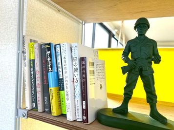 CONNECT HAYAMA ワーキングスペースの室内の写真