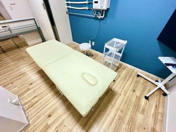 ＜さくらんぼスペース 札幌駅前＞ 札幌駅すぐのレンタルサロンの室内の写真