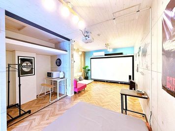 【イロドリシネマ】圧倒的没入空間!!～4K＆立体音響で大迫力の素敵な時間を～ - イロドリシネマ