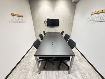 いいオフィス浅草 6名会議室（Room B）の室内の写真