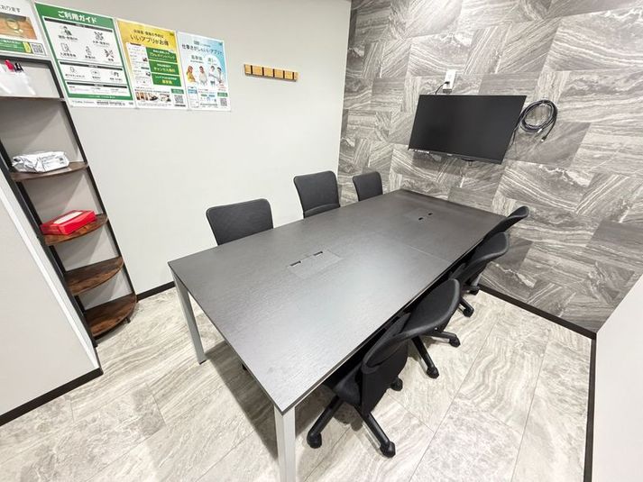 いいオフィス浅草 6名会議室（Room C）の室内の写真