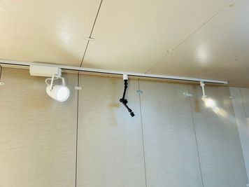 スポットライト2個と撮影機器用フレクシブルアーム（スマホグリップホルダー付き） - sonorite studio sonorite studio （1名利用）の室内の写真