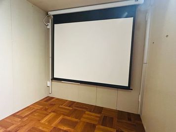 84インチの電動スクリーン✨ - sonorite studio sonorite studio （1名利用）の設備の写真