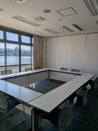 瀬田川に囲まれた落ち着いた会議室 - ホテルアーブしが 滋賀県青年会館