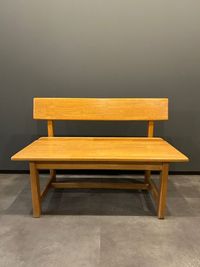 2人掛け木のベンチ W100×D50×H40 - T&Space ilmi (イルミ)の設備の写真